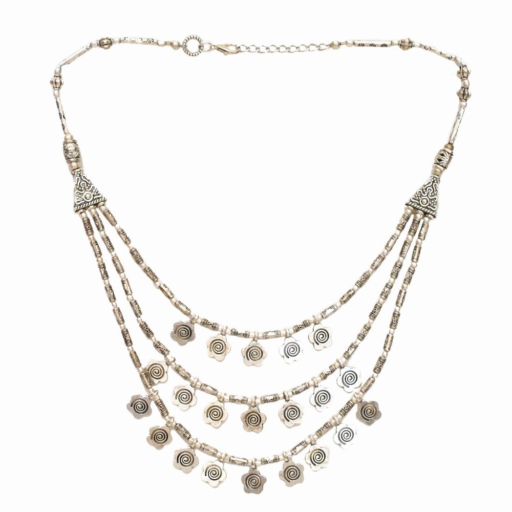 The Multilayered Floral Necklace